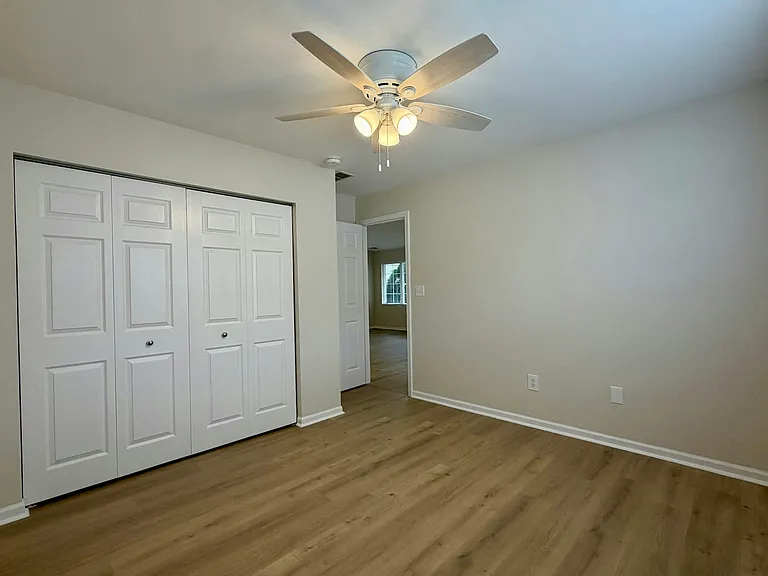 1727 Chestnut Dr — Photo 6
