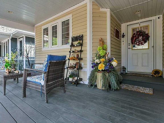 3rd image of 382 SW Marina Bay Pl