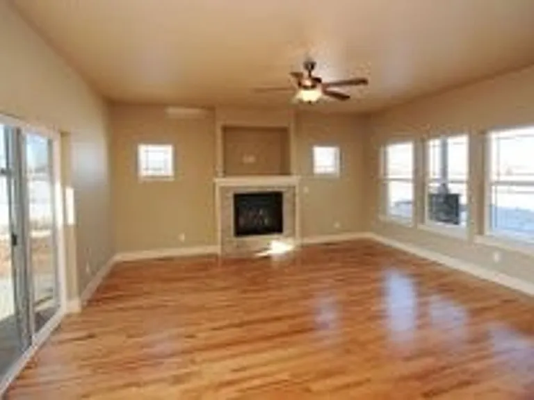 2127 Cocklebur Ln — Photo 10