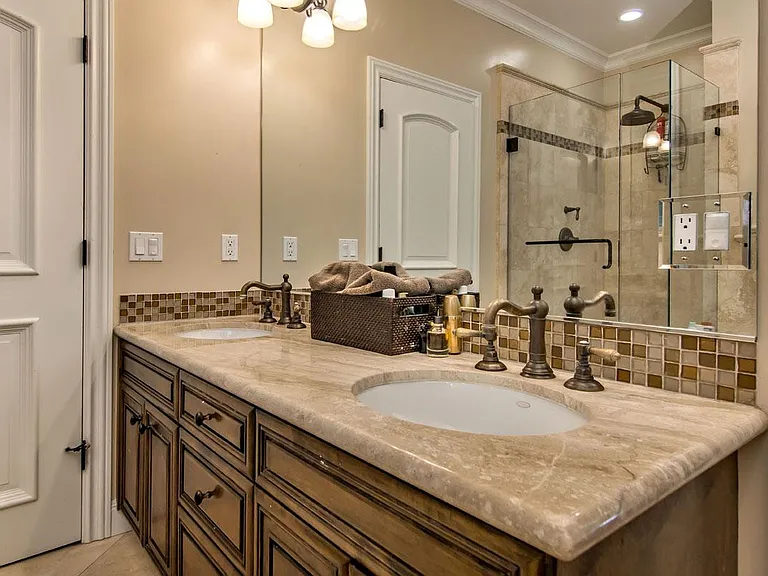 2261 Saint Francis Dr — Photo 18