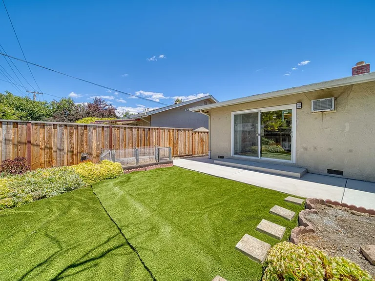 877 Miller Ave — Photo 19