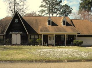 92 Nottingham Ln, Columbus, MS 39705