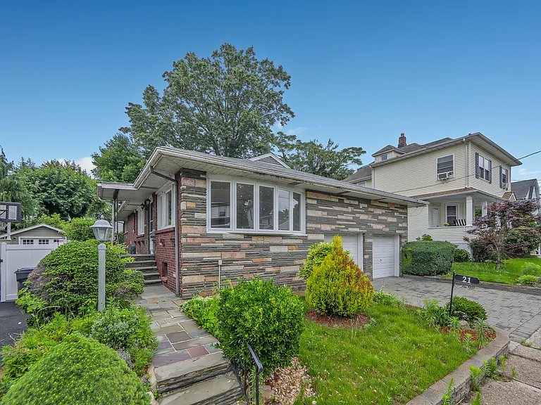 21 E Central Ave — Photo 1
