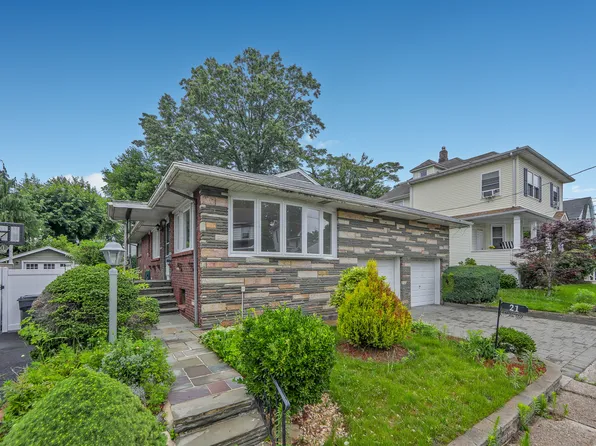 21 E Central Ave, Bergenfield, NJ 07621
