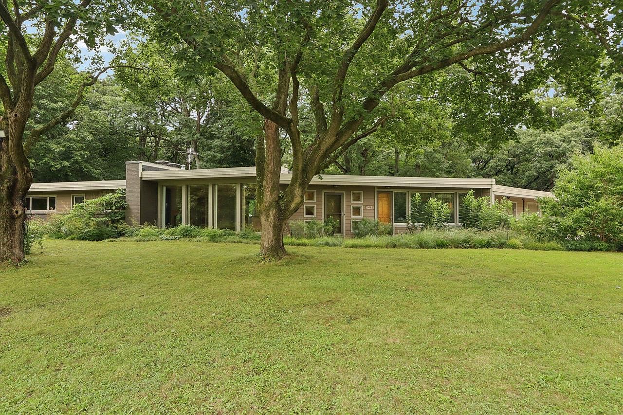 1009 Spring Valley ROAD, Burlington, WI 53105 | Zillow