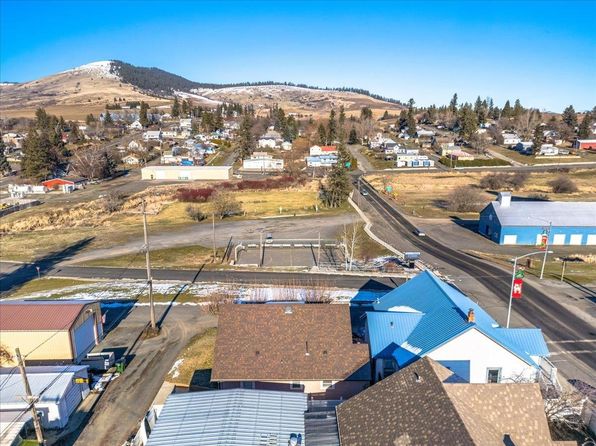 110 & 104 W Connell St, Tekoa, WA 99033