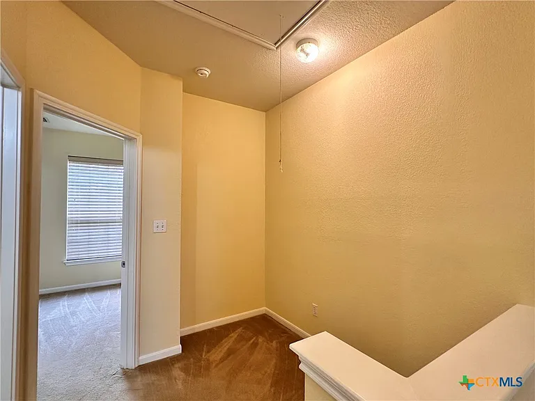 2050 Lisa Ln — Photo 37