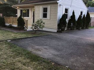 2 Seneca Trl, Ridge, NY 11961