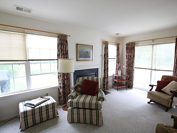 3rd image of 48 Buford Ct