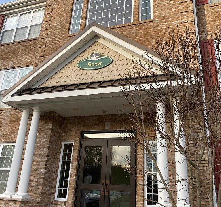 1st image of 734 Amy Ct