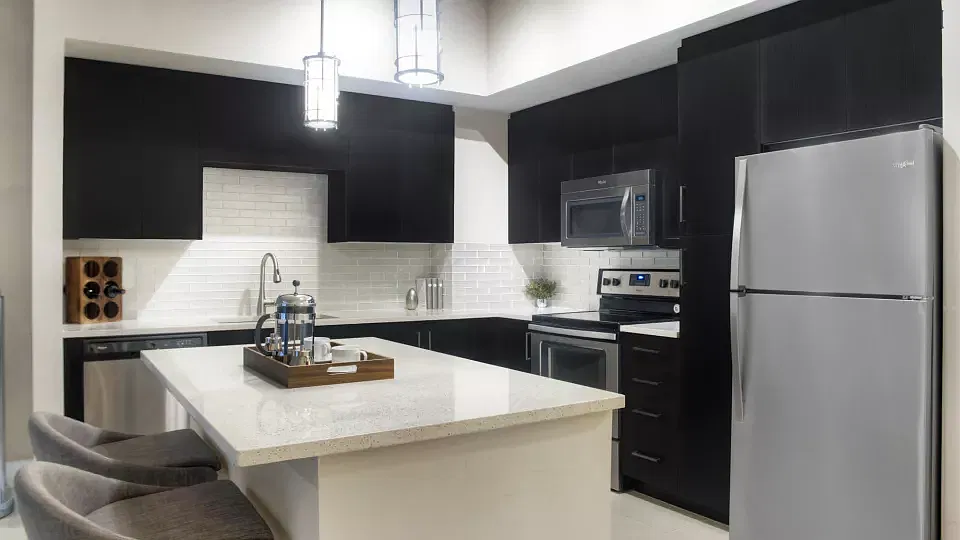 1 bed, 657 sqft, $2,445 — Photo 3
