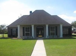 16487 Ole Homestead Ln, Prairieville, LA 70769
