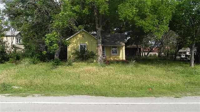 1st image of 109 Avenue E