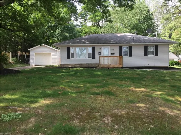2672 Berne St, Akron, OH 44312