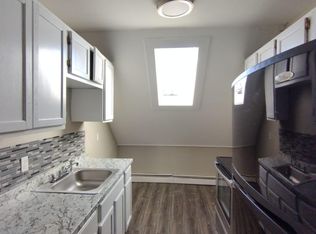 16 Sisson St FLOOR 3, Pawtucket, RI 02860