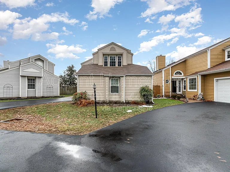 7579 Cross Gate Ln — Photo 3