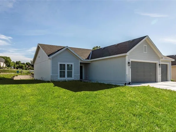 128 S 16th Ter, Louisburg, KS 66053