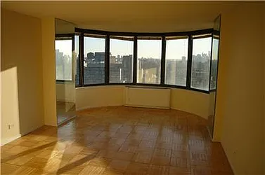 Rented by Domus Realty