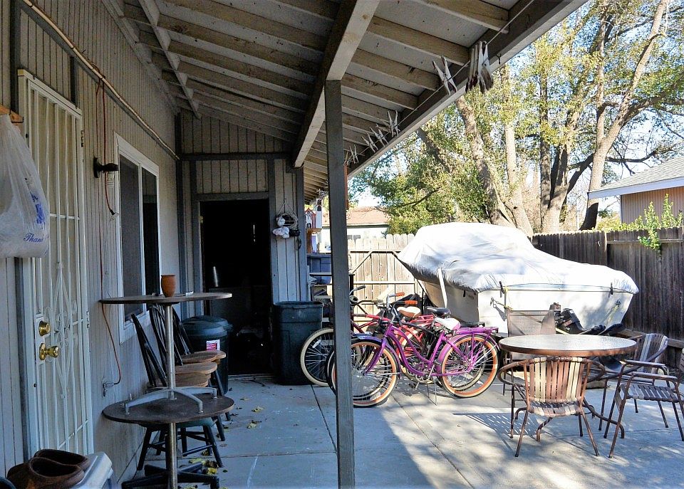 2nd image of 275 Allen Cir