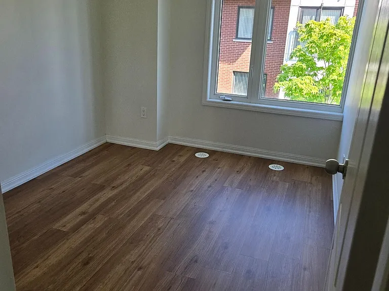 3120 Boxford Cres #5 — Photo 22