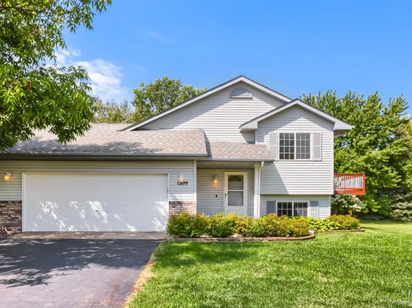 1209 Roberts Rd, Buffalo, MN 55313
