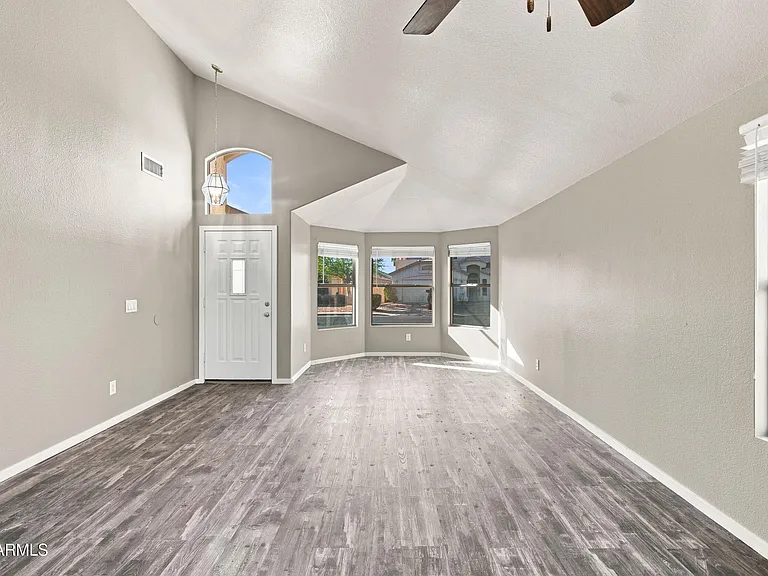 6421 W Wahalla Ln — Photo 5