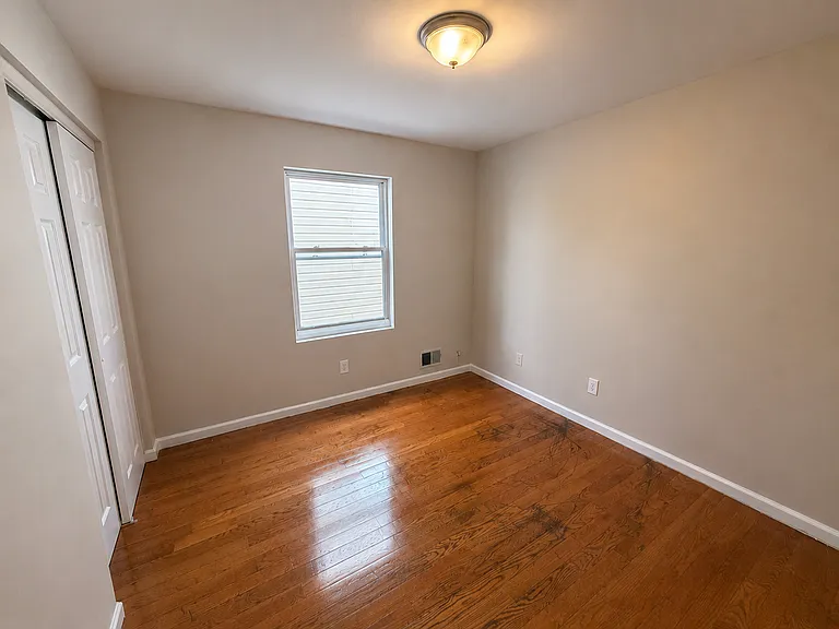 323 S Park St #1 — Photo 9