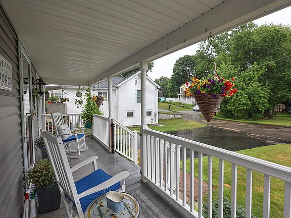 3rd image of 6 Concord Avenue