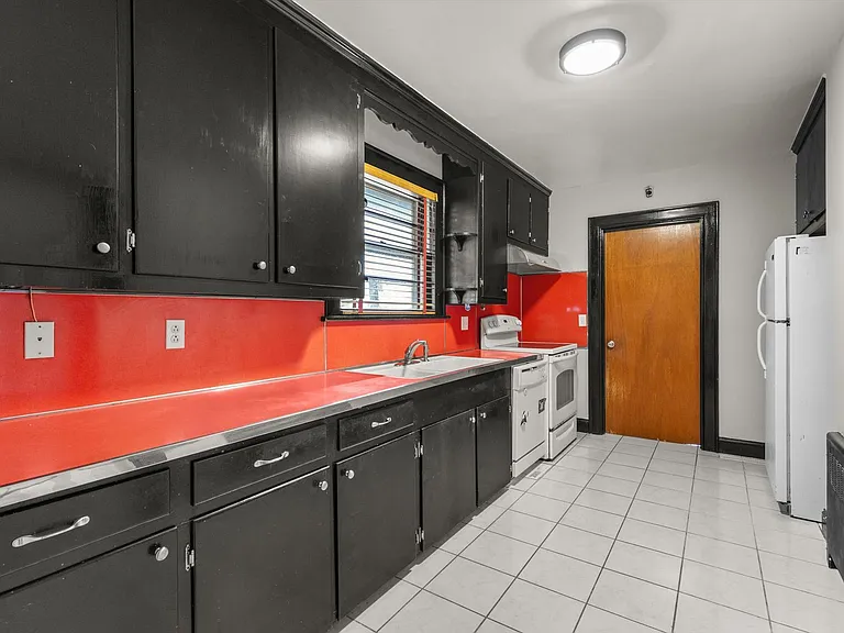 4200 Dartmouth St — Photo 3