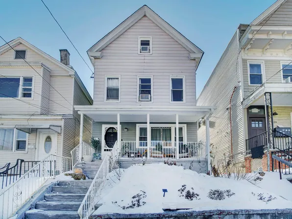 26 E 49th St, Bayonne, NJ 07002