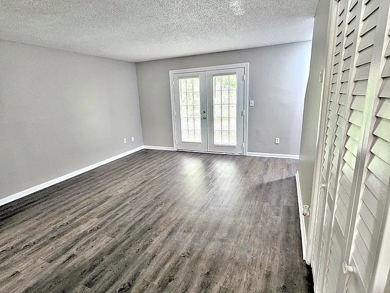 Avalon Cove Townhomes — Photo 49