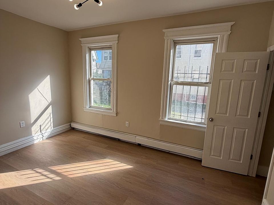1st image of 31 22nd St APT 1