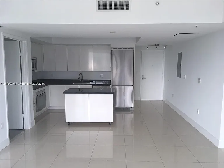 92 SW 3rd St #3404 — Photo 5