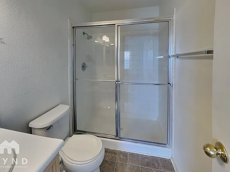 8042 Laurena Ave — Photo 11