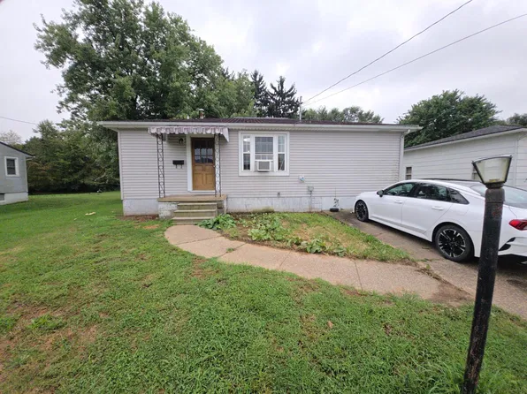 1437 Boulevard Dr, Belpre, OH 45714