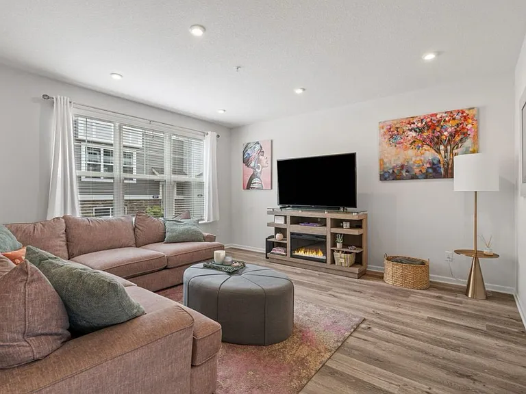 832 Roselyn Dr #831 — Photo 21