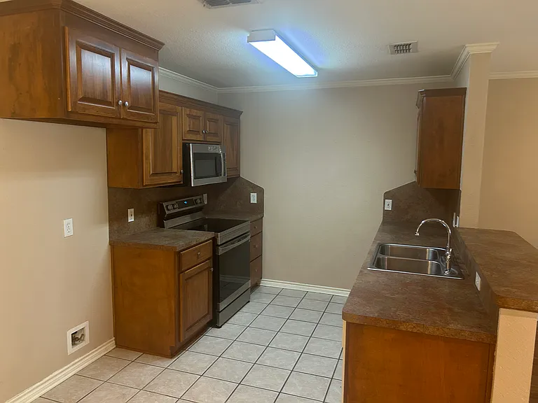 8317 Garrett Dr #8317 — Photo 4