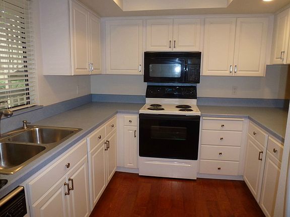 3rd image of 10922 NE 34th Pl APT 4