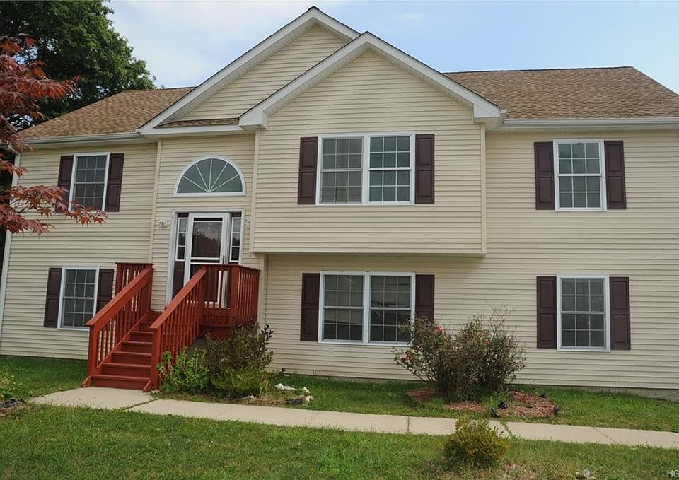 1st image of 27 Laurie Ann Dr