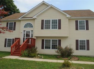 27 Laurie Ann Dr, Middletown, NY 10941