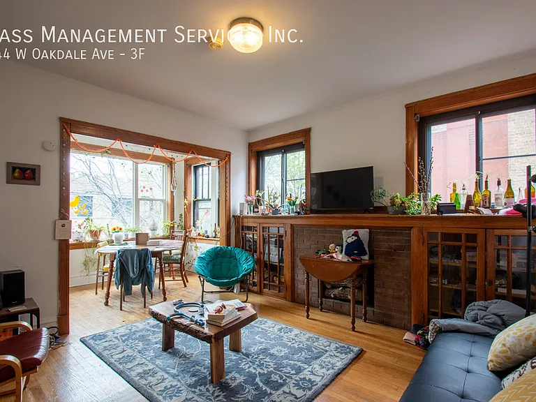 644 W Oakdale Ave #3F — Photo 5