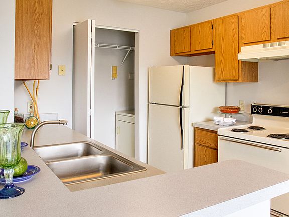 4th image of 7475 Glenmont Dr #2424924