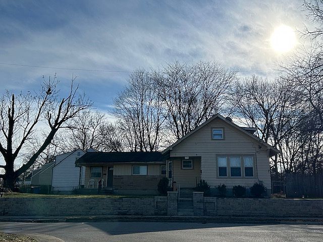 1st image of 930 Morse Ave