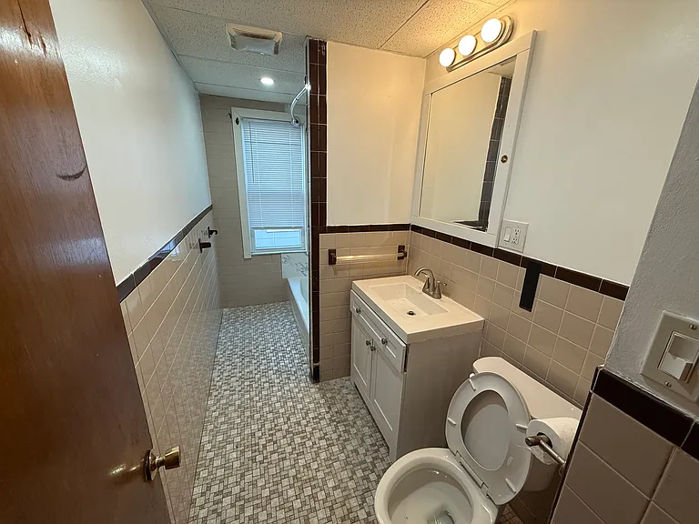 18-20 Wolcott St #1 — Photo 16
