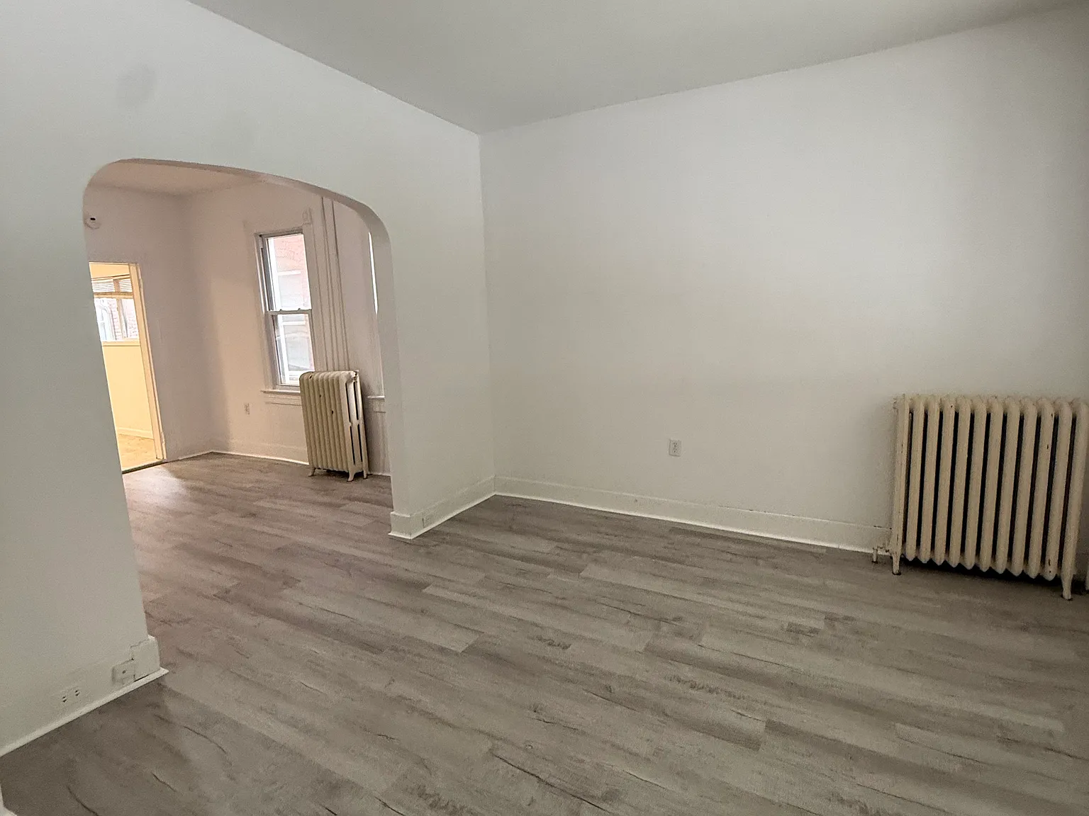 3 bed, $1,425 — Photo 2