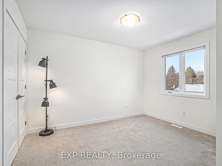 12 Livya St — Photo 21