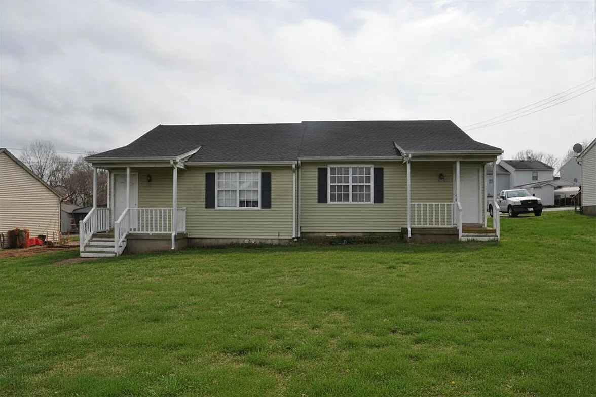 2 bed, $795 — Photo 1