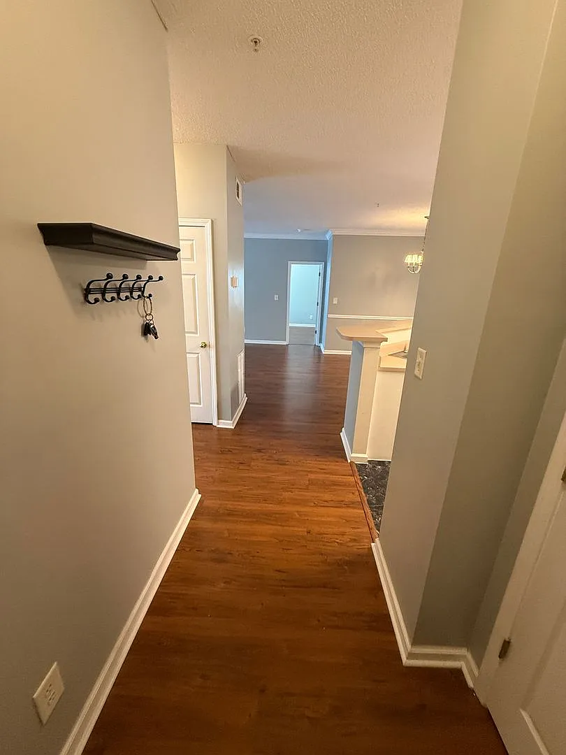 Mercer Point Condominiums — Photo 3