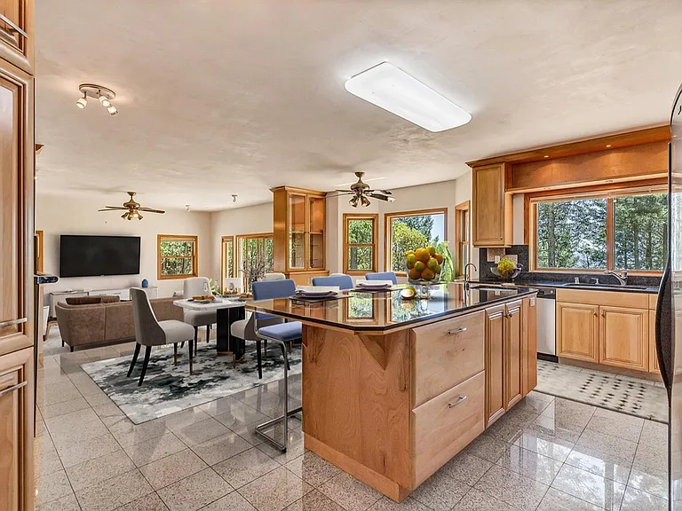 440 Cold Springs Rd — Photo 4