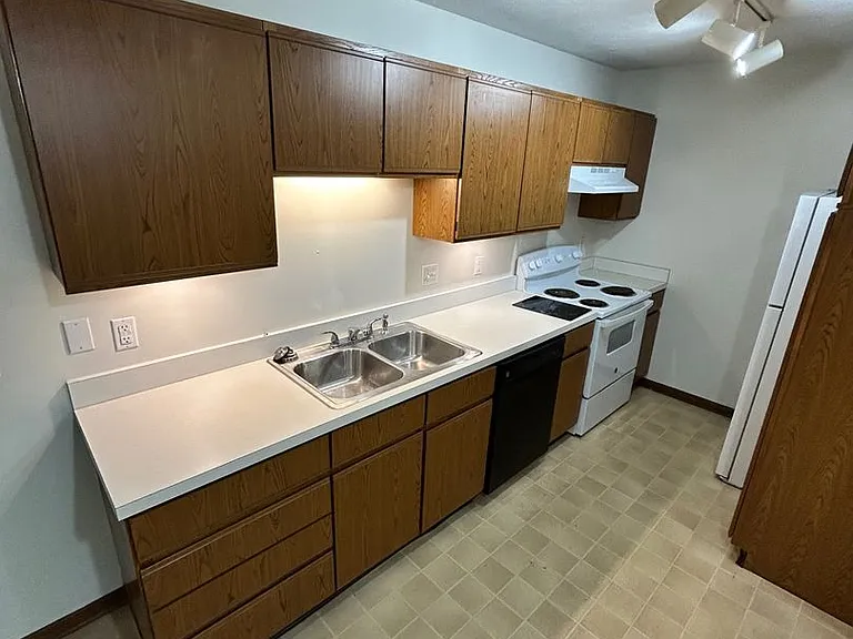254 & 256 Church Street Ct — Photo 4